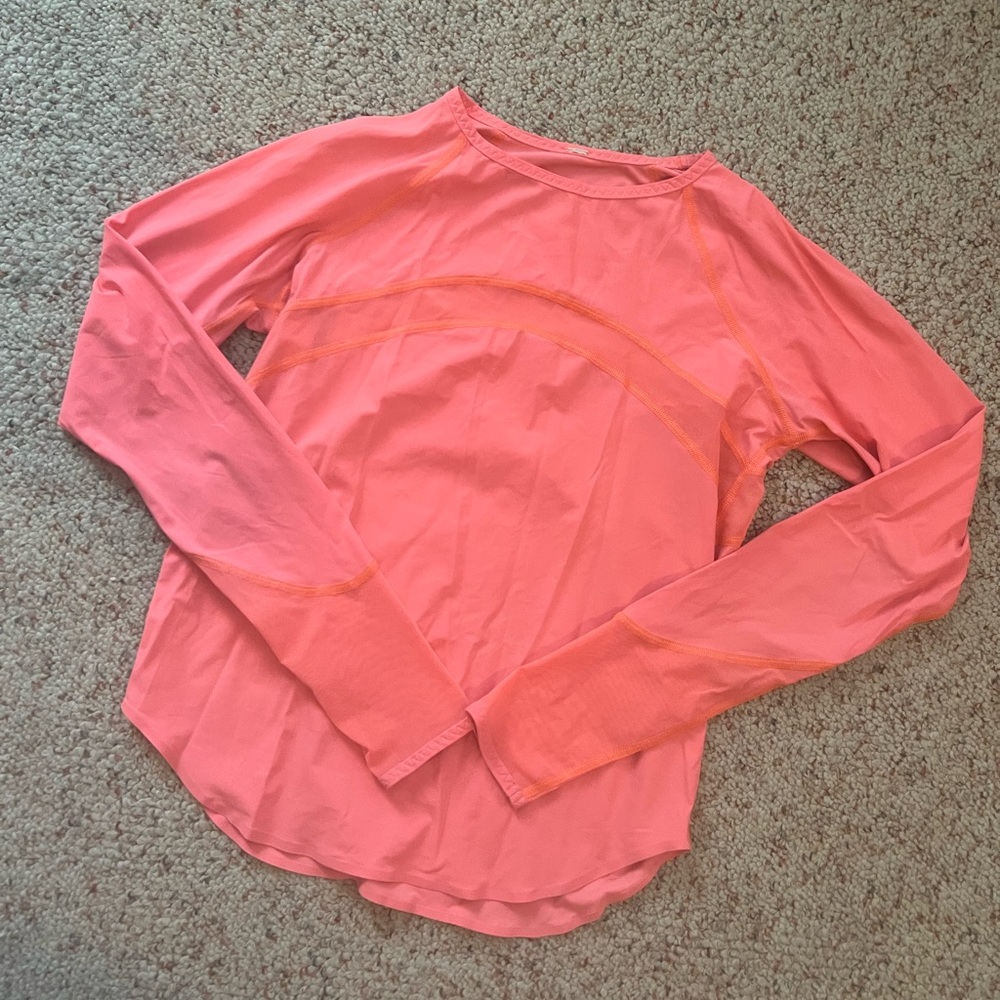 3/30$ Lululemon long sleeve